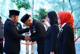 Herman Deru Sematkan Satyalancana Karya Satya dari Presiden kepada 321 ASN Sumsel
