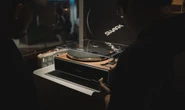 SVVARA V100 Hadir dengan Estetika Retro Elegan