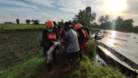 Tim SAR Gabungan Temukan Jasad Pencari Ikan yang Tenggelam di Sungai Lebak Gabus