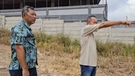 Hakim PN Jambi Cek Langsung Patokan Lahan Gudang Ekspedisi yang Bersengketa