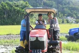Bantu Petani, Pemkab Aceh Selatan Beri Pelayanan Bajak Sawah Secara Gratis