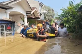 Tanggap Darurat, BAZNAS Evakuasi Warga Terdampak Banjir Tangsel