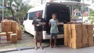 Bea Cukai Sita 758.800 Batang Rokok Ilegal yang Diangkut Minibus Wisata, 2 Orang Diamankan