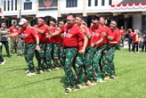 Lihat Nih, Pangdam 1 Bukit Barisan Dikalahkan Para Prajurit saat Lomba Bakiak