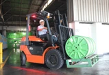 Sambut Hari Lingkungan Hidup, Bridgestone Sulap Forklift Konvensional Jadi Listrik