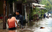 Diguyur Hujan Seharian, Bandung Raya Hingga Sumedang Dikepung Banjir