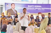 Bagikan Sembako di Lembang, Rajiv DPR Dukung Program Prabowo Putus Rantai Kemiskinan
