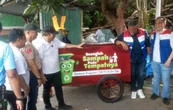 PGN Serahkan Bantuan 50 Gerobak Sampah dan Insinerator di Yogyakarta
