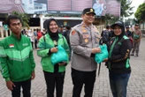 Kapolres Priok Salurkan Bansos untuk 420 Buruh TKBM dan Ojol