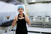 Sempat Menganggur Kini Kerja di SPPG, Mantan SPG Ini Berharap Program MBG Berkelanjutan