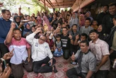 Anies Janjikan Infrastruktur Mikro dan Kenalkan Bansos Plus di Kampung Kumuh Riau