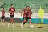 Lihat Latihan Madura United Menjelang Meladeni Persebaya