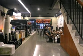 Tetap Produktif di Toko Kopi Manusia, Ini Alasannya