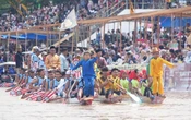 Pacu Jalur Mendunia! Tarian Bocah di Atas Perahu Kuansing Viral hingga Amerika