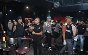 Pengunjung MP Club Kocar-Kacir Dirazia Polda Riau, Ada Pil Ekstasi di Meja, 16 Orang Diangkut