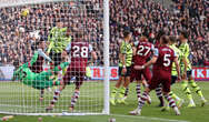 Pemandangan Menyedihkan di Balik West Ham Vs Arsenal 0-6