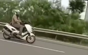 Ikuti Arah Google Maps, Pengendara Motor Ini Justru Nyasar Masuk Tol Pasirkoja