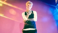 Machine Gun Kelly plays ukulele to baby daughter in sweet video