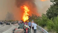 Locals battle raging wildfires in popular Turkey holiday destination