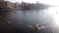 Brave Czechs take icy Boxing Day plunge in Prague river