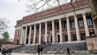 'Sonho destroçado': brasileiros em Harvard temem por futuro nos EUA