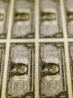 Dólar recua com expectativa por dados de inflação dos EUA e falas de Haddad