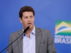 Alvo de investigações, ministro Ricardo Salles pede demissão do governo