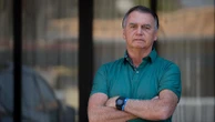 Veja lista de armas de Bolsonaro que Alexandre de Moraes mandou apreender