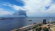 Incêndio de grandes proporções atinge fábrica na Ilha do Governador, no Rio