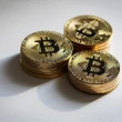 Homens torturam italiano por 3 semanas para roubar criptomoedas, diz jornal