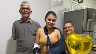Jovem de mão decepada mexe dedos e sonha retomar comunicação com mãe surda Carlos Madeiro