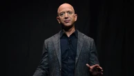 IA levará à escassez de mão de obra, afirma Jeff Bezos