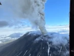 Piloto infarta durante voo sobre vulcão em erupção, salva turistas e morre
