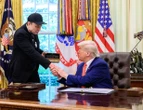 Trump x Musk: guru do presidente dos EUA insinua que bilionário estaria em situação ilegal no país