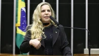 Deputada petista recusa assinar proposta de Israel e continua detida