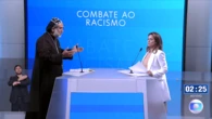 Senadora que deu voz de prisão ganhou fama em debate com 'candidato padre'
