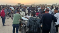 Marido esfaqueado, tiros de drone: os perigos na busca por ajuda em Gaza