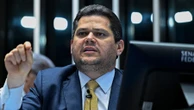 Aliados veem Alcolumbre 'lavando as mãos' se escolha de Lula for Messias Daniela Lima