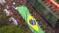Ato retoma bandeira do Brasil e deixa a dos EUA para os bolsonaristas Leonardo Sakamoto