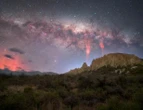 Imagens raras mostram combinação de ‘sprites’ vermelhos, Via Láctea, aurora e cometa na Nova Zelândia