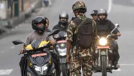Centenas tentam deixar Nepal após protestos violentos; voos são reforçados