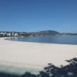Turista dos EUA é esfaqueada durante assalto em praia de Niterói