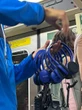 Fones da Latam são vendidos por R$ 5 a R$ 10 em trens de SP: 'Como?'