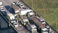 Acidente com van e 3 caminhões bloqueia Rodoanel Sul; trânsito é de 13 km