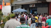Proposta sobe valor do auxílio cortando de emendas e do cartão de Bolsonaro