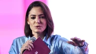 Michelle fala em punhalada de Flávio Bolsonaro: 'Me tratam como idiota'