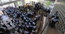 Jornal pró-democracia de Hong Kong que teve jornalistas presos e bens congelados anuncia fechamento