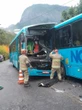 Acidente com dois ônibus no RJ deixa uma pessoa morta e mais de 30 feridos