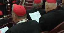 Vaticano vai desligar redes móveis e recolher celulares de cardeais para preservar sigilo do conclave