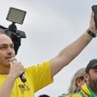 Entrada de Carlos Bolsonaro complica alianças eleitorais em Santa Catarina Raquel Landim